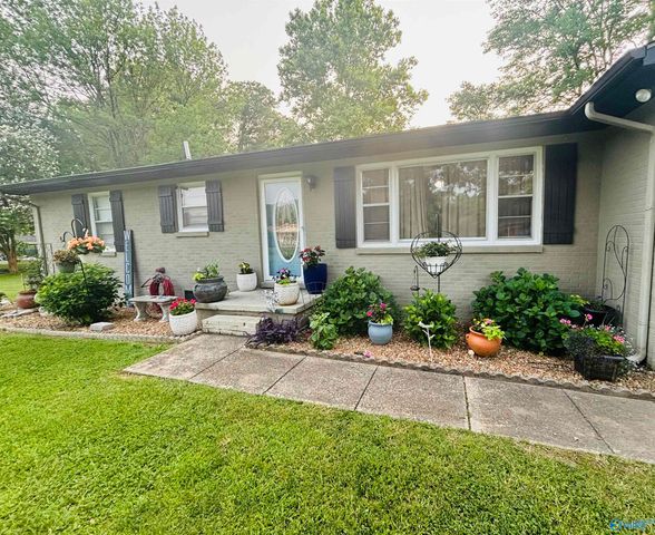 42 Sherwood Drive, Scottsboro, AL 35769