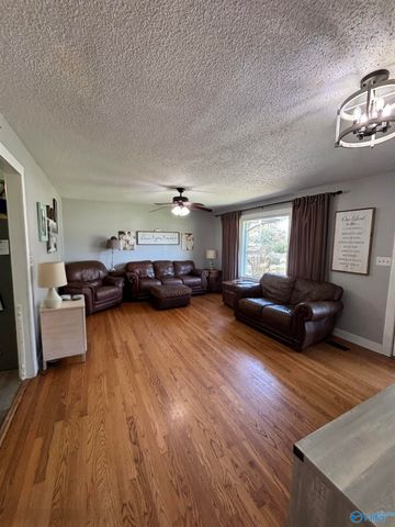 42 Sherwood Drive, Scottsboro, AL 35769