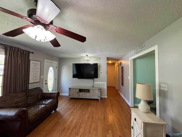 42 Sherwood Drive, Scottsboro, AL 35769