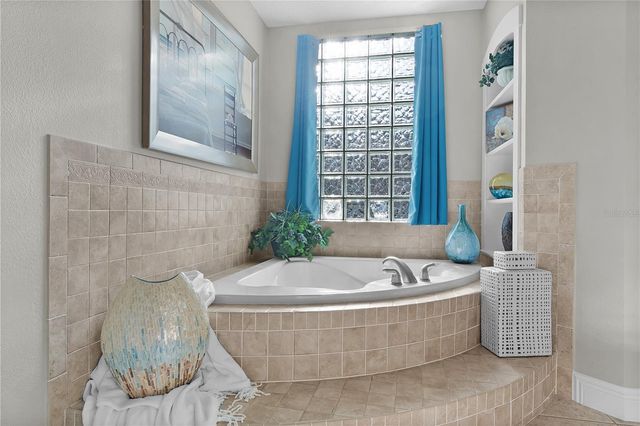 8715 SE 176TH LOWNDES PLACE, The Villages, FL 32162