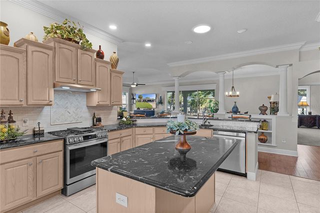 8715 SE 176TH LOWNDES PLACE, The Villages, FL 32162