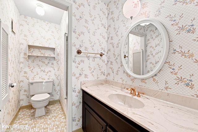 46100 Amesbury Street, Plymouth, MI 48170