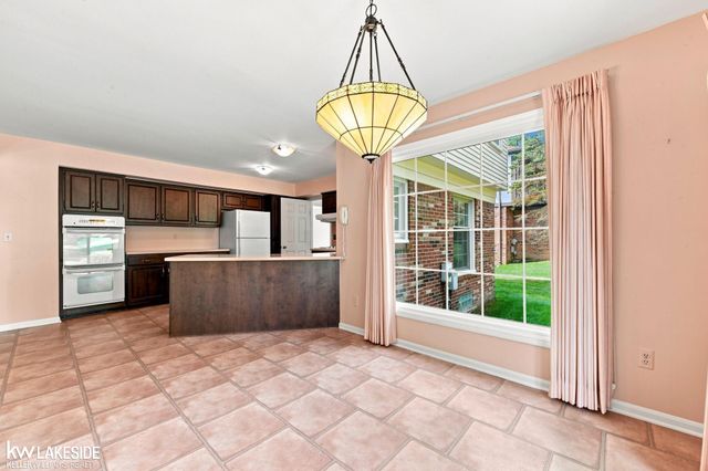 46100 Amesbury Street, Plymouth, MI 48170