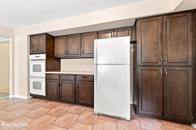 46100 Amesbury Street, Plymouth, MI 48170