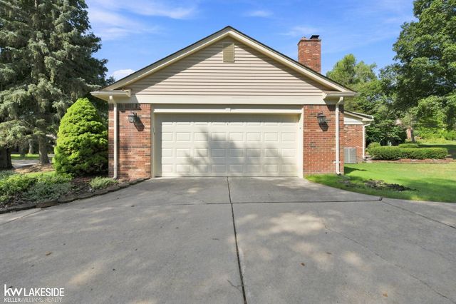 46100 Amesbury Street, Plymouth, MI 48170