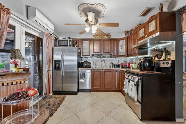 4280 NE 11th Ter, Pompano Beach, FL 33064