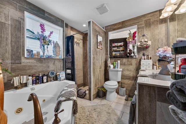 4280 NE 11th Ter, Pompano Beach, FL 33064