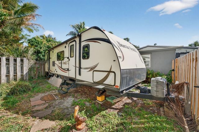 4280 NE 11th Ter, Pompano Beach, FL 33064