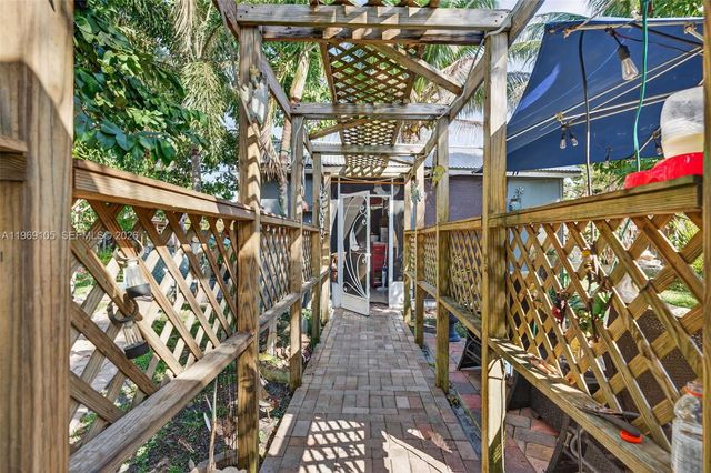 4280 NE 11th Ter, Pompano Beach, FL 33064