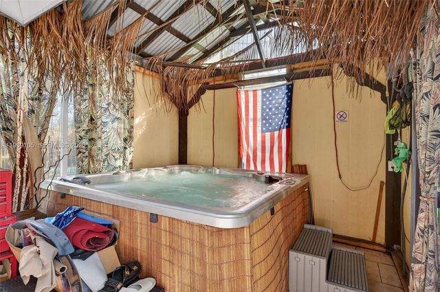 4280 NE 11th Ter, Pompano Beach, FL 33064