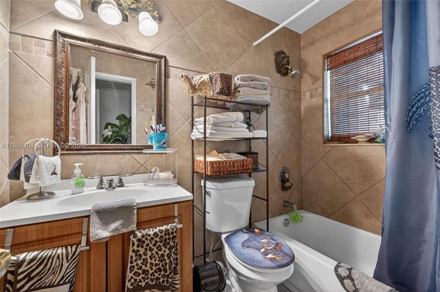 4280 NE 11th Ter, Pompano Beach, FL 33064