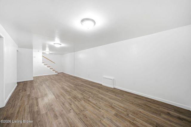 4109 Stony Brook Dr, Louisville, KY 40299