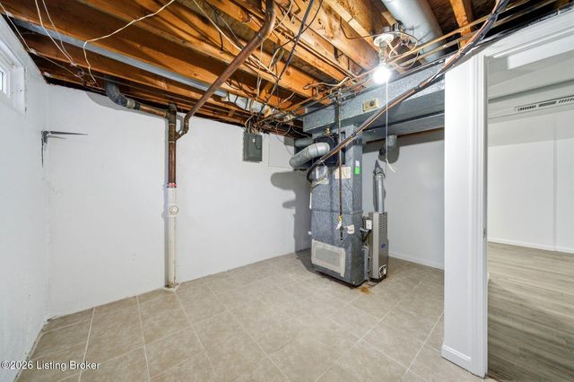 4109 Stony Brook Dr, Louisville, KY 40299