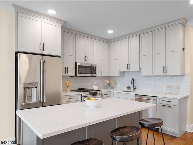 3316 John F Kennedy Blvd 404, Jersey City, NJ 07307