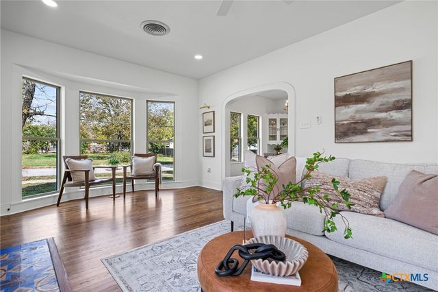 1119 N 1st Street, Temple, TX 76501