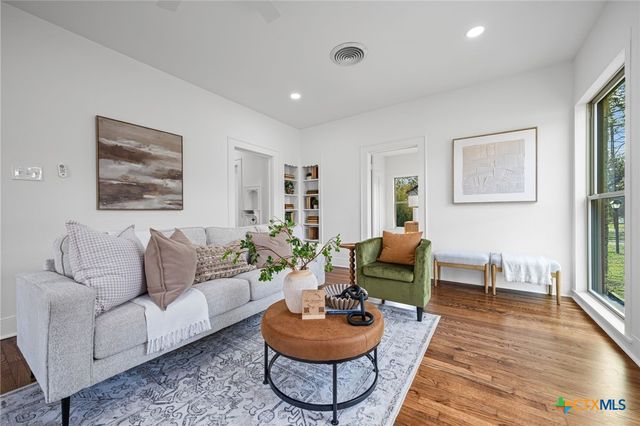 1119 N 1st Street, Temple, TX 76501