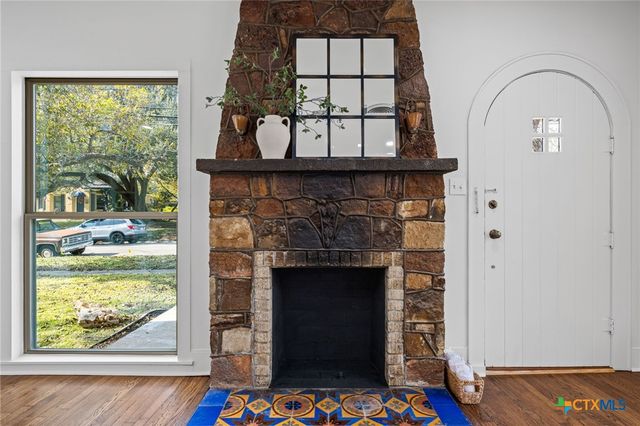 1119 N 1st Street, Temple, TX 76501