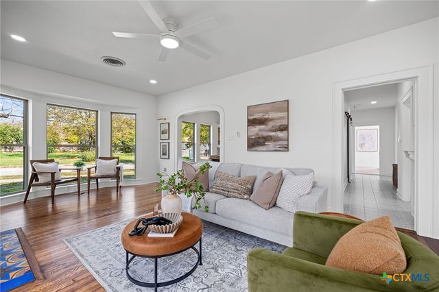 1119 N 1st Street, Temple, TX 76501