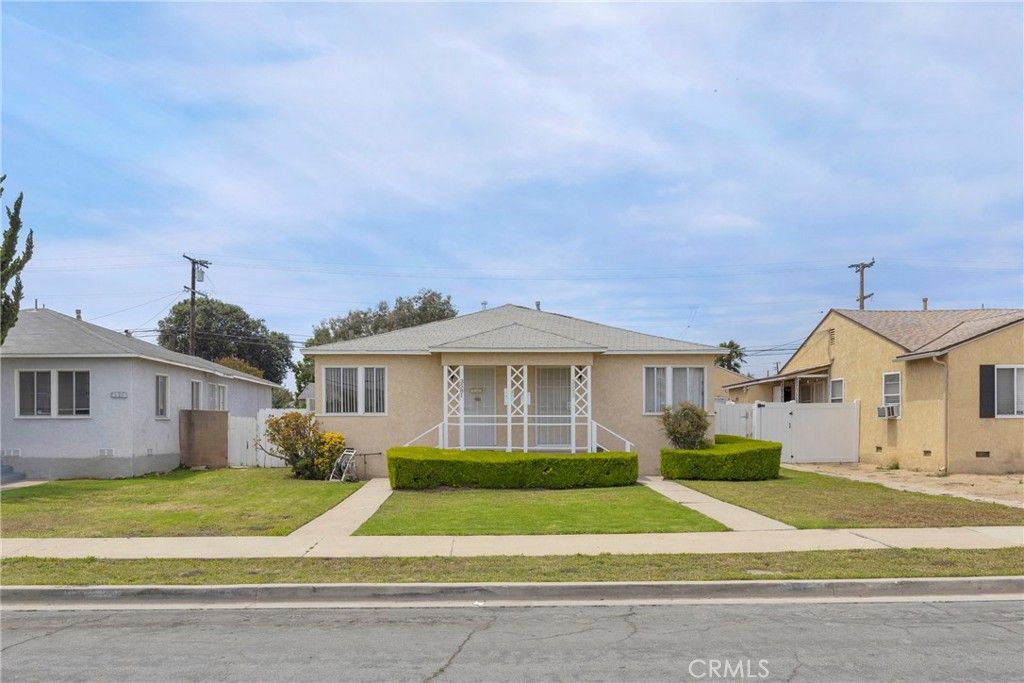 Image 1 of property listing at 3581 Cherry, Long Beach, CA 90807