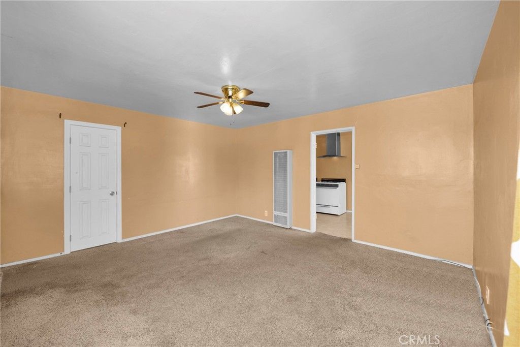 Image 12 of property listing at 3581 Cherry, Long Beach, CA 90807