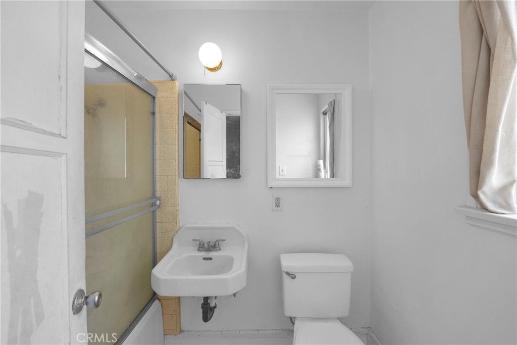 Image 22 of property listing at 3581 Cherry, Long Beach, CA 90807
