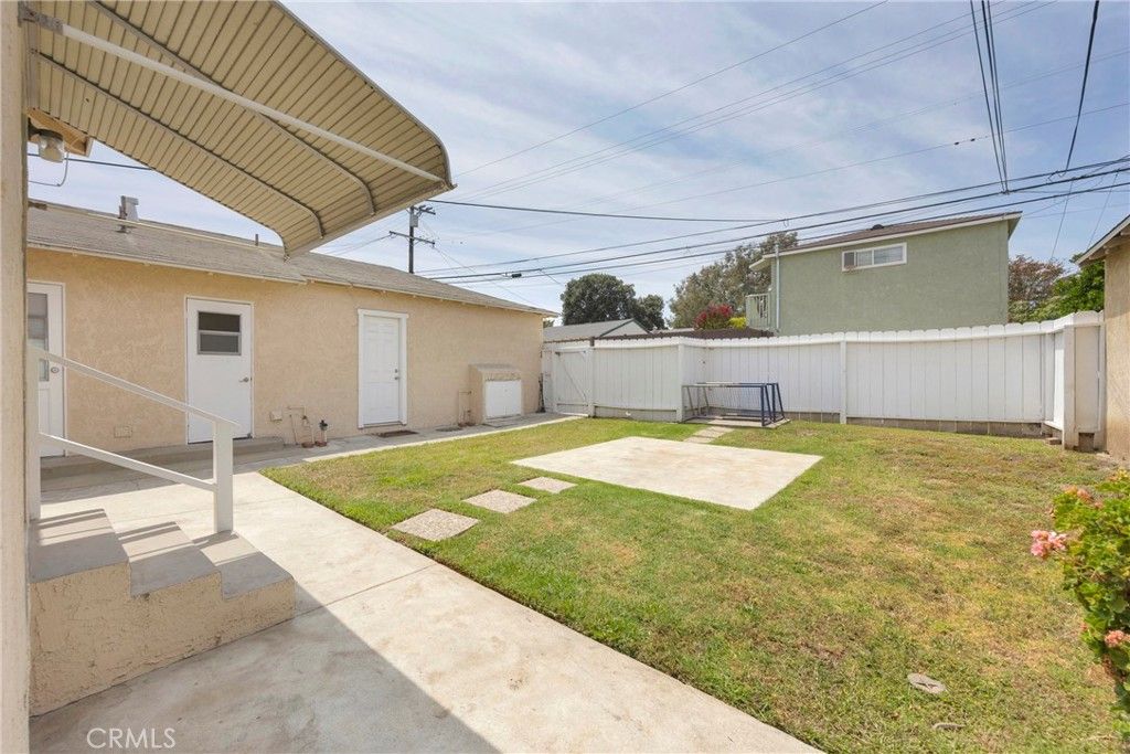 Image 27 of property listing at 3581 Cherry, Long Beach, CA 90807
