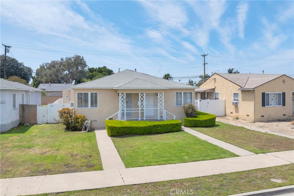 Image 4 of property listing at 3581 Cherry, Long Beach, CA 90807