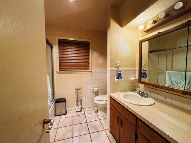 1111 E Sammy Baugh Avenue, Rotan, TX 79546