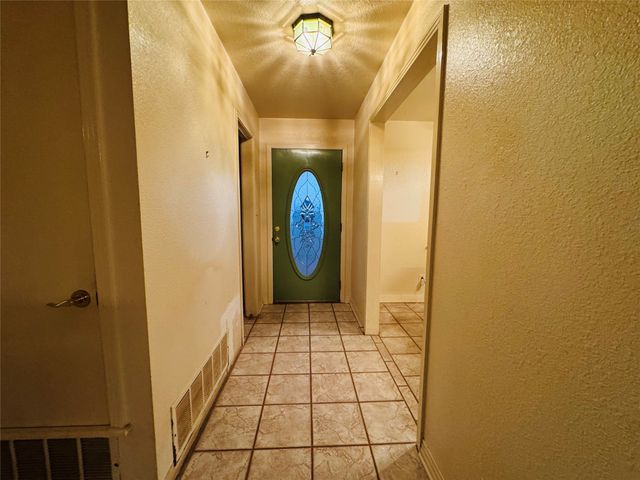 1111 E Sammy Baugh Avenue, Rotan, TX 79546