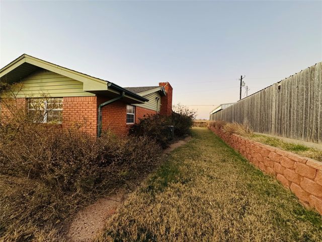 1111 E Sammy Baugh Avenue, Rotan, TX 79546
