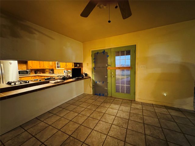 1111 E Sammy Baugh Avenue, Rotan, TX 79546