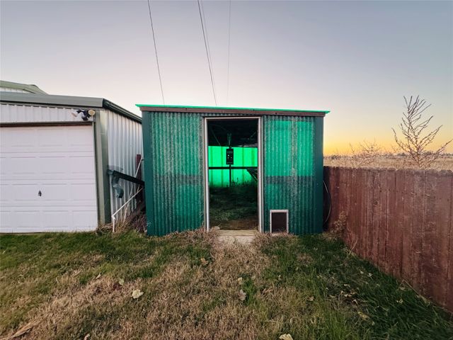 1111 E Sammy Baugh Avenue, Rotan, TX 79546