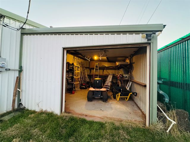 1111 E Sammy Baugh Avenue, Rotan, TX 79546