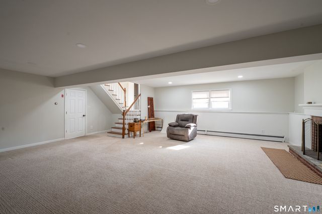 6 Liberty Terrace, North Haven, CT 06473