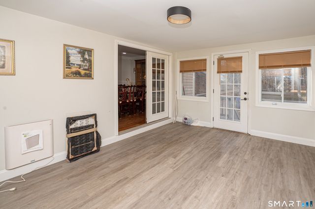 6 Liberty Terrace, North Haven, CT 06473