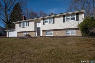 6 Liberty Terrace, North Haven, CT 06473