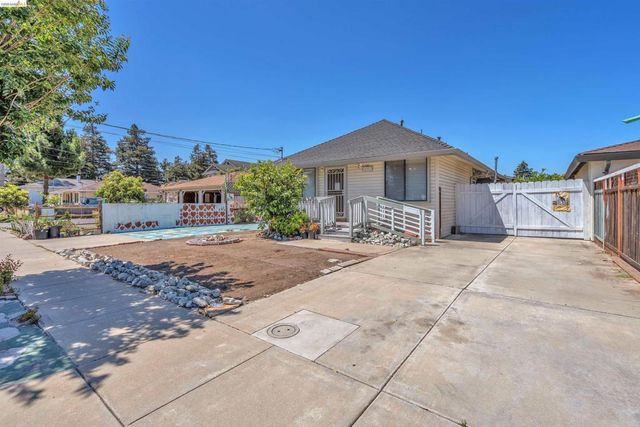 36863 Elm St, Newark, CA 94560