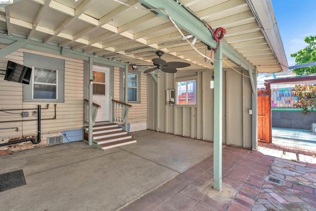 36863 Elm St, Newark, CA 94560