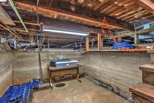 36863 Elm St, Newark, CA 94560