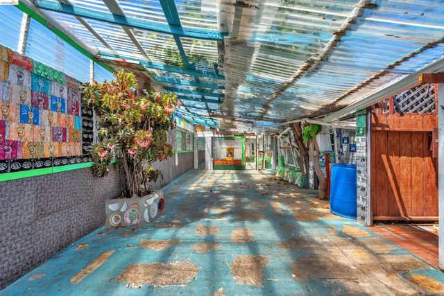 36863 Elm St, Newark, CA 94560