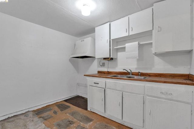 36863 Elm St, Newark, CA 94560