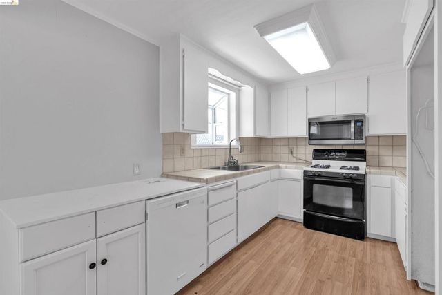 36863 Elm St, Newark, CA 94560