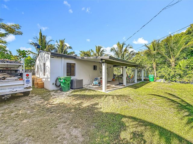 10045 SW 172nd St, Miami, FL 33157