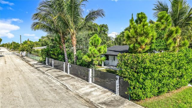 10045 SW 172nd St, Miami, FL 33157