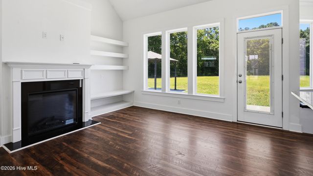 2547 Autumn Ridge Lane, Greenville, NC 27834