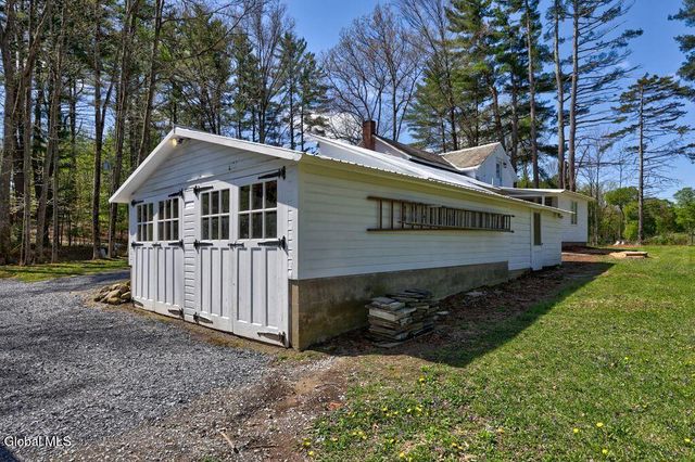 13 Young Road, Middle Grove, NY 12850