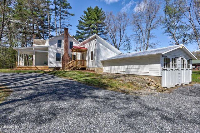 13 Young Road, Middle Grove, NY 12850