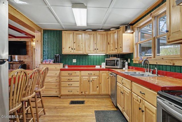 13 Young Road, Middle Grove, NY 12850