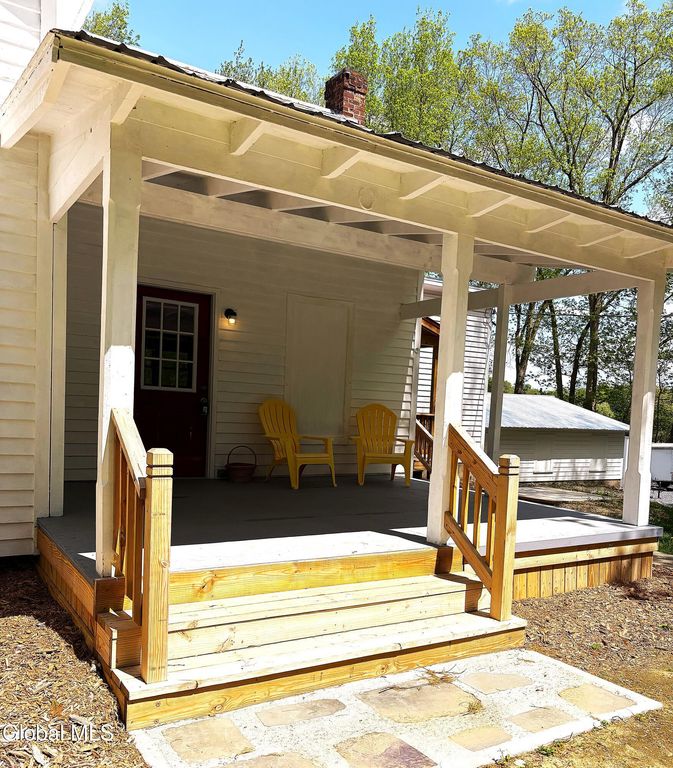 13 Young Road, Middle Grove, NY 12850