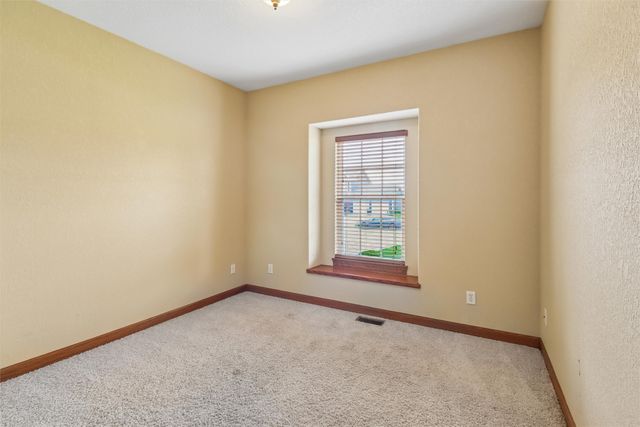 1716 NW Gabus Drive, Grimes, IA 50111